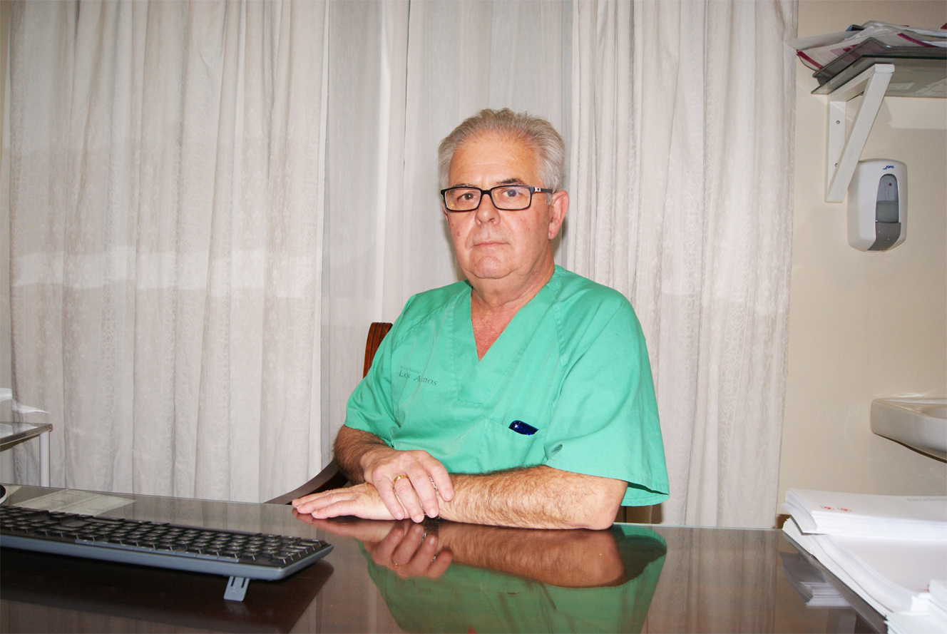 Dr. Cristóbal Bernal Triano
