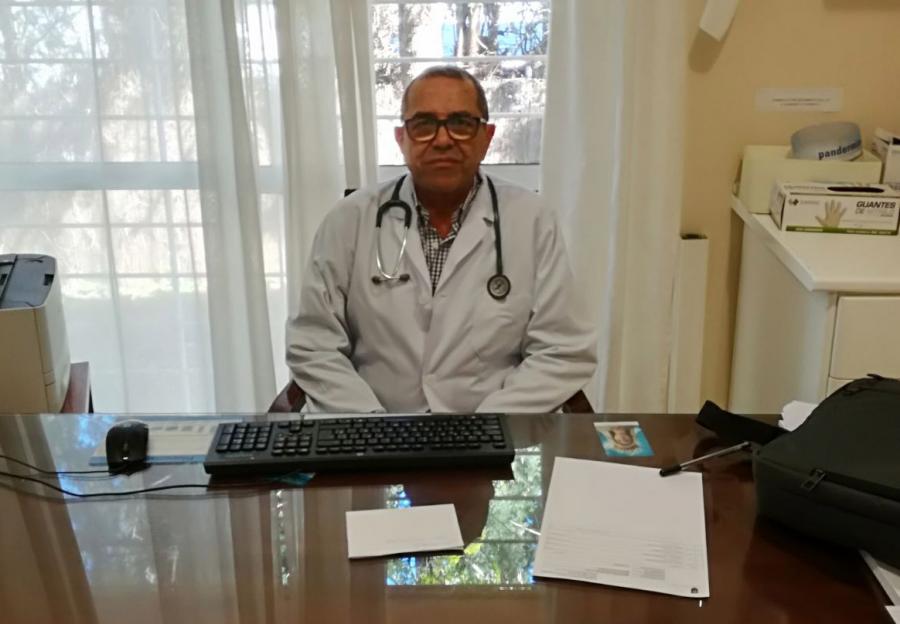 Dr. Juan Mendoza Espinosa